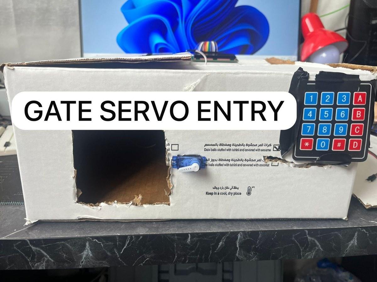 Physical gate servo entry prototype with keypad and LCD